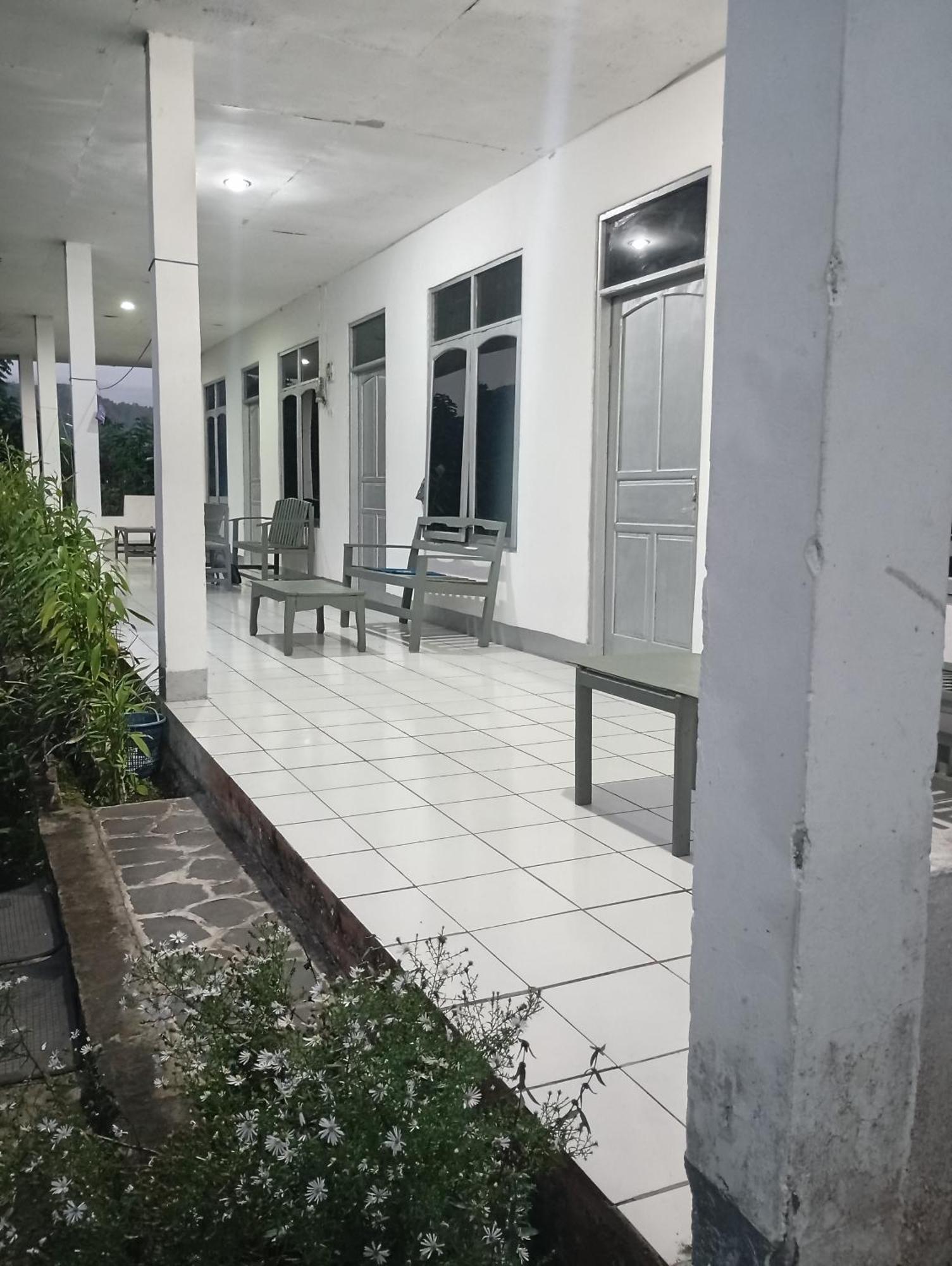Hidayah Homestay Kelimutu Kültér fotó