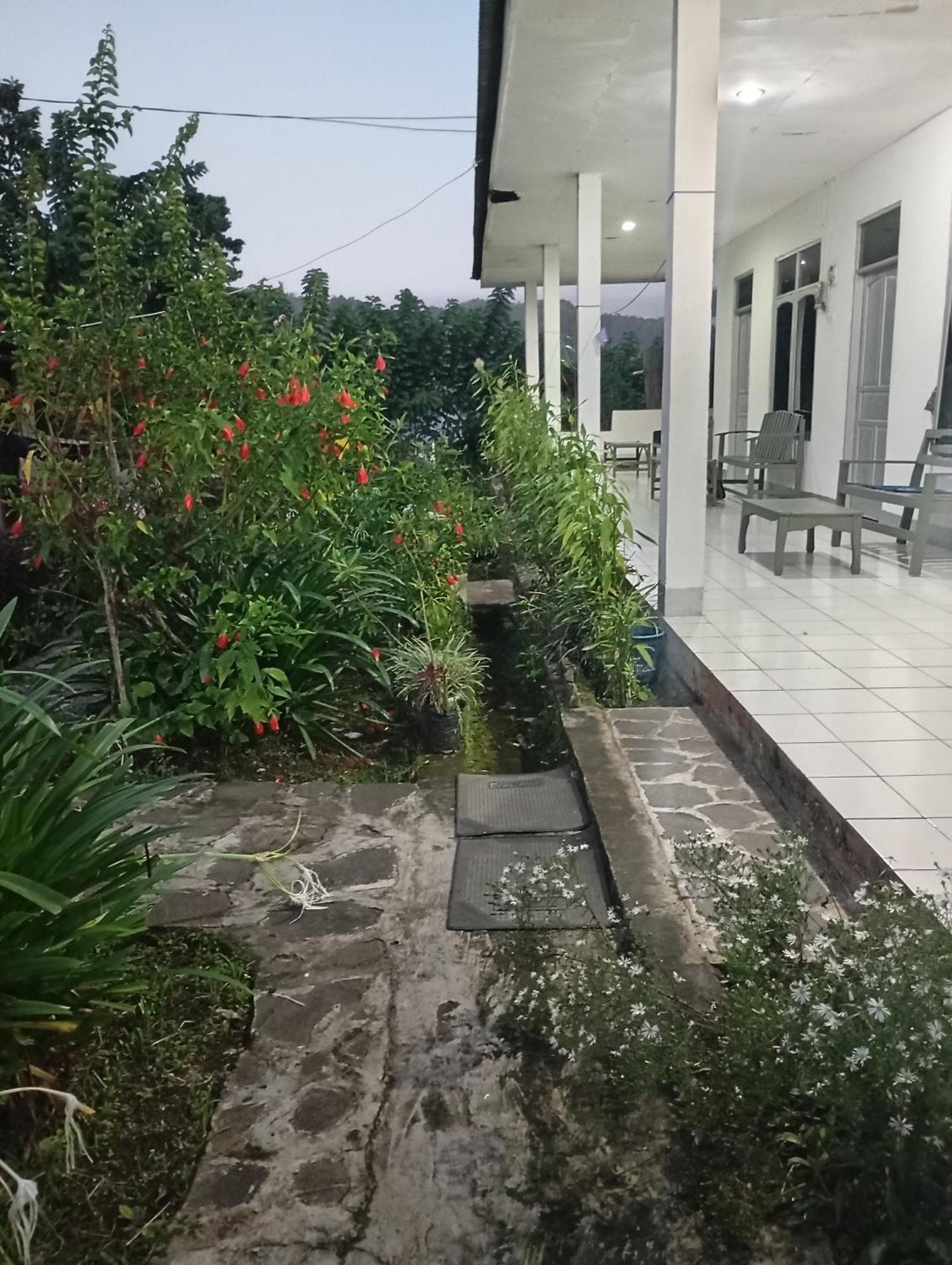 Hidayah Homestay Kelimutu Kültér fotó