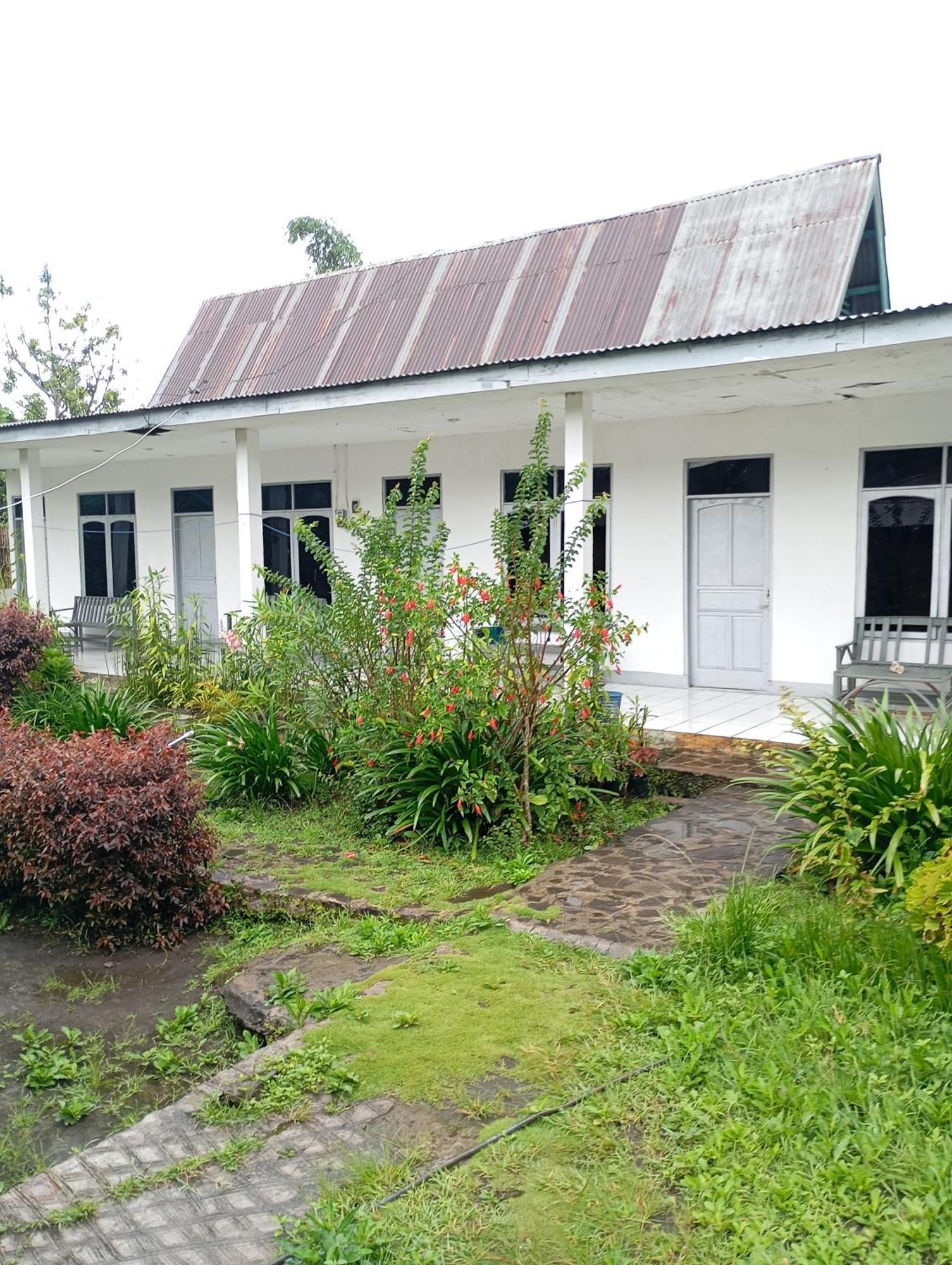 Hidayah Homestay Kelimutu Kültér fotó