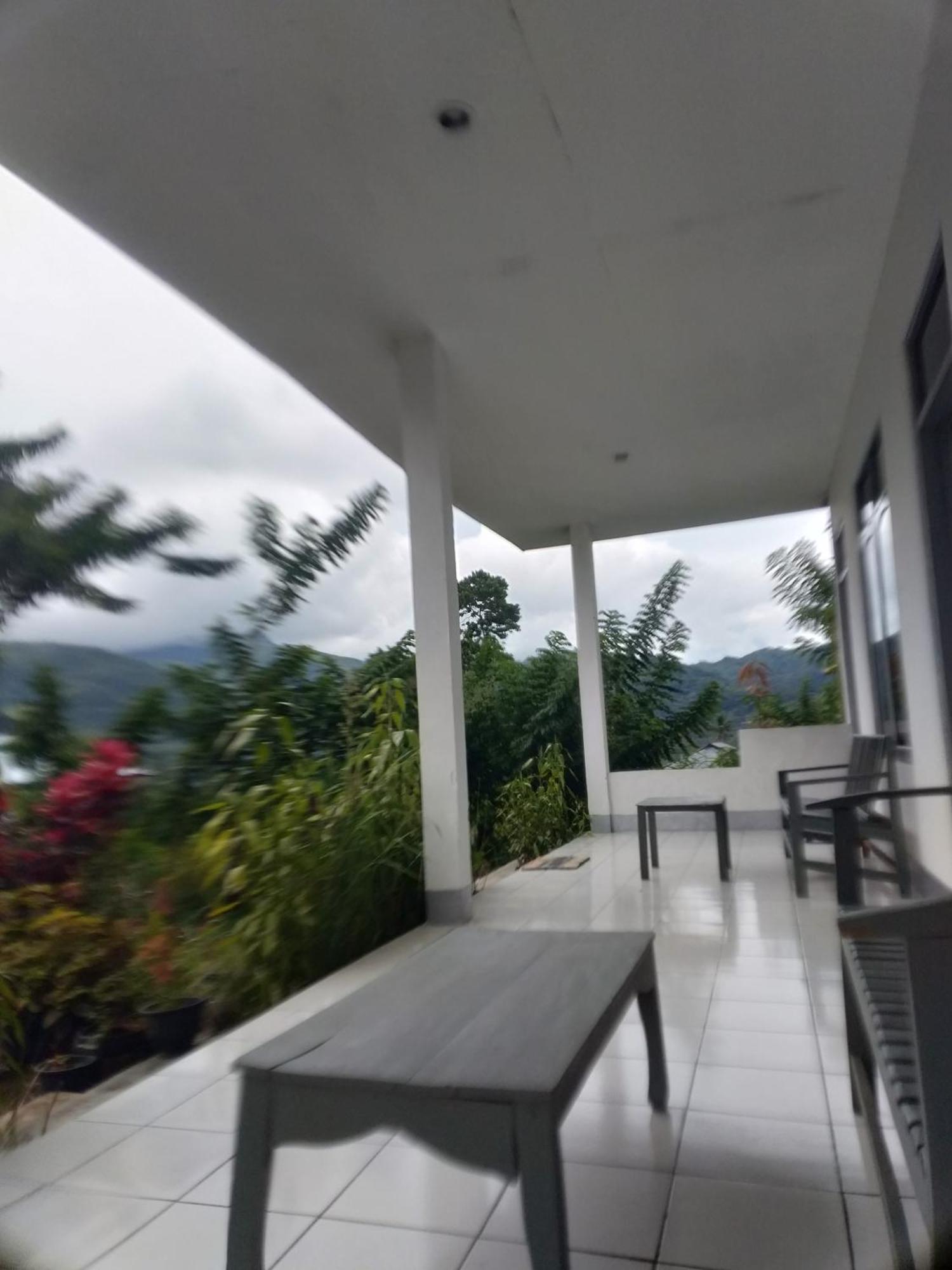 Hidayah Homestay Kelimutu Szoba fotó